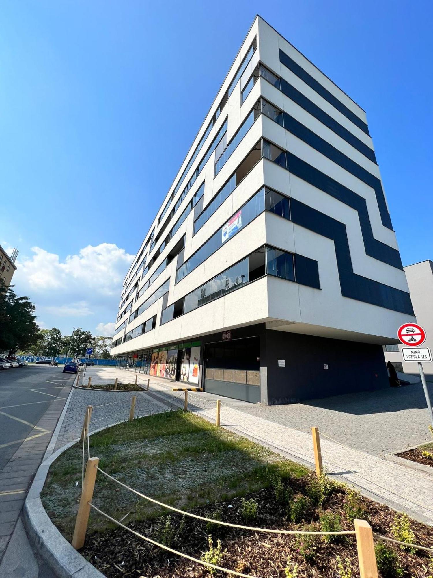Luxury Pearl With Parking Place In Holesovice Prag Dış mekan fotoğraf